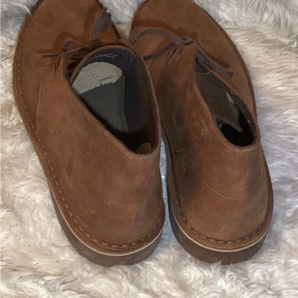 Clarks Bushacre  brown leather desert boots size 8.5